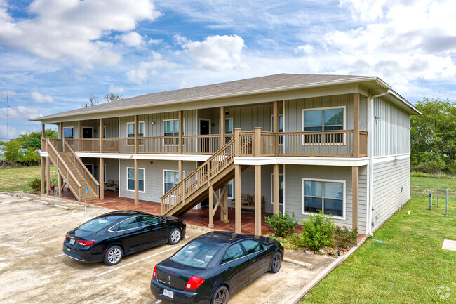 Building Photo - The Commons Apartments at Hickory Creek