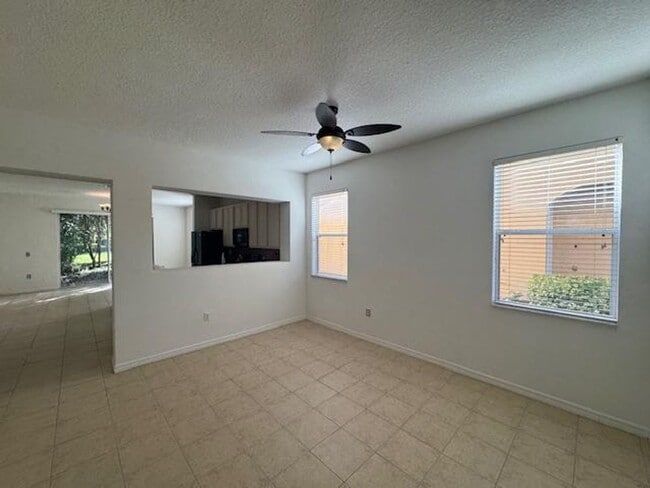 Building Photo - 3 Bedroom 2 1/2 Bathroom Townhome in the Gated community of Compass Bay