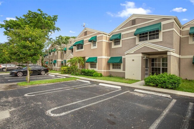 Foto del edificio - 12261 Lake Loop Rd