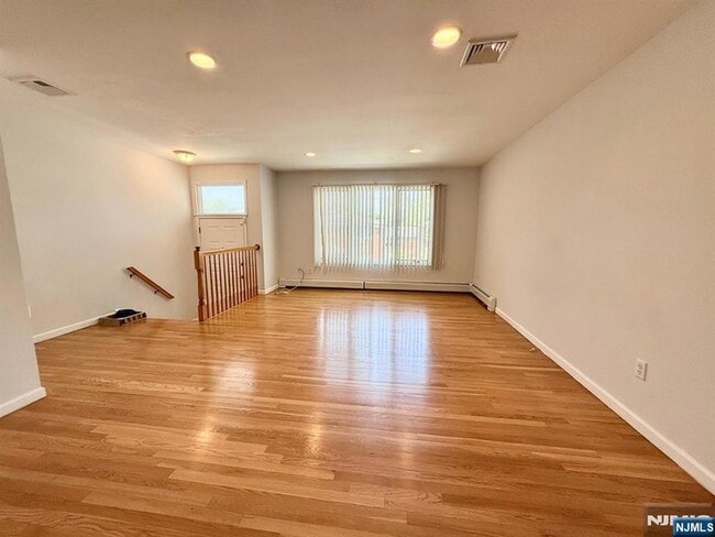 Building Photo - 2436 3rd St