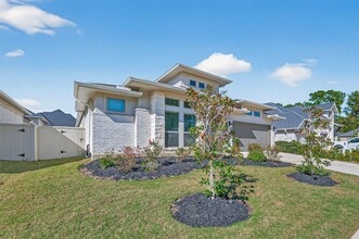 Building Photo - 15330 Legacy Pk Wy