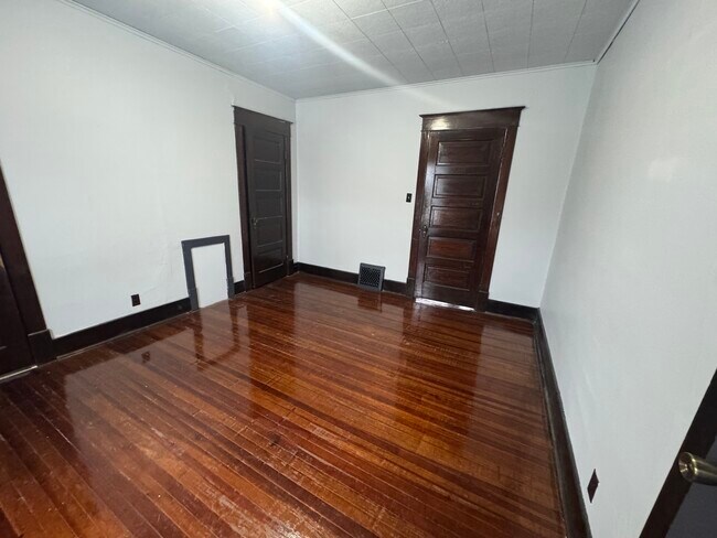 Foto del edificio - 32 S Virginia Ave