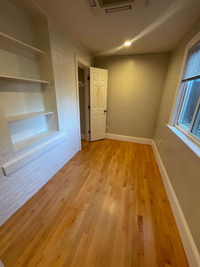 Foto del edificio - Avl NOW - No Fee! Renovated 1.5BR in Allst...