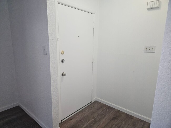 Foto del edificio - 6823 Grass Valley Dr