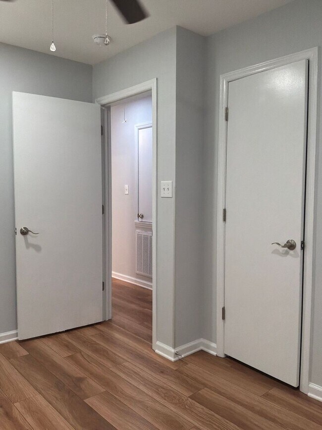 Building Photo - Beautiful 3 Bedroom is NOW AVAILABLE!!!