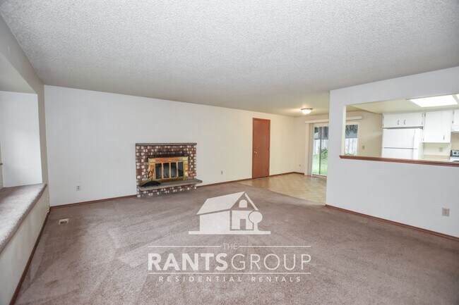 Foto del edificio - Charming 3 Bedroom Rambler in Great Lacey Location — Apply Today