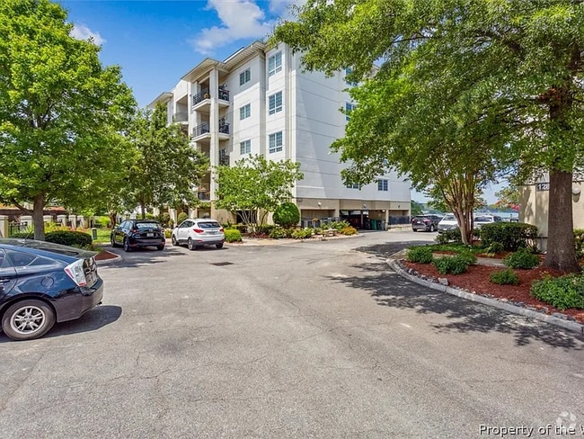 Building Photo - 1292 Laskin Rd