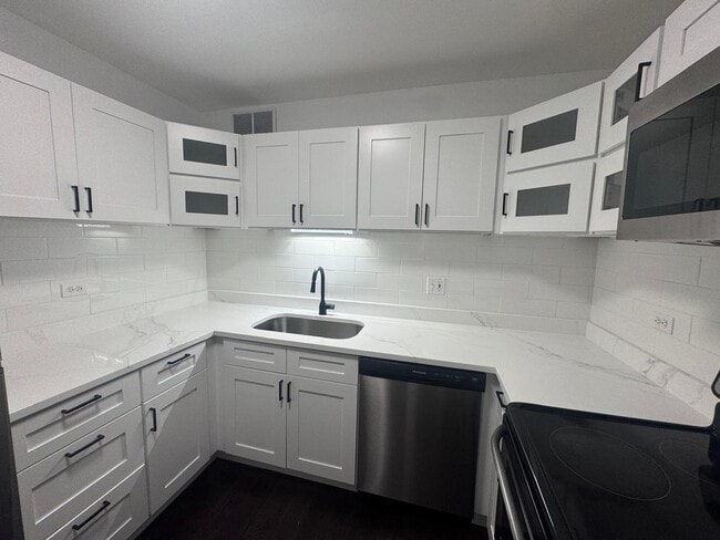 Building Photo - 211 E Ohio St