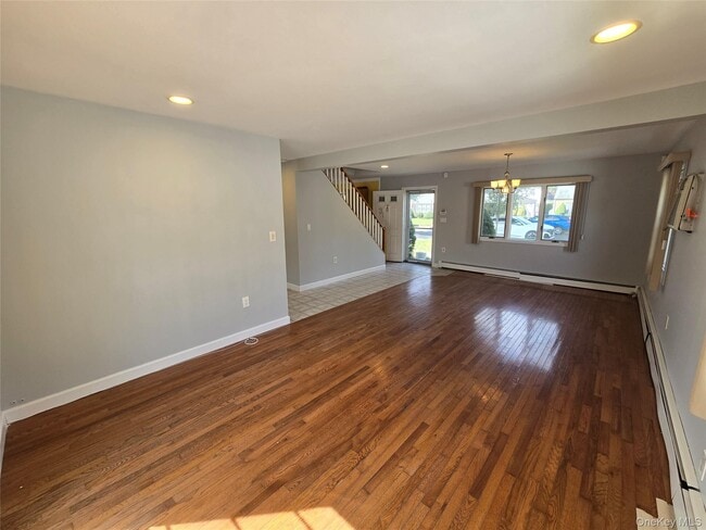 Building Photo - 31 Poppy Ln