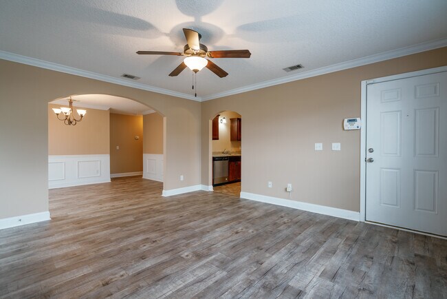 Building Photo - 204 Guyett Ave