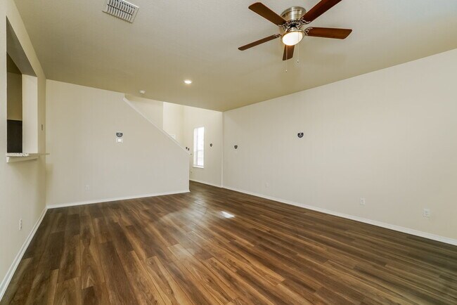 Building Photo - 162 Cobb Br Dr