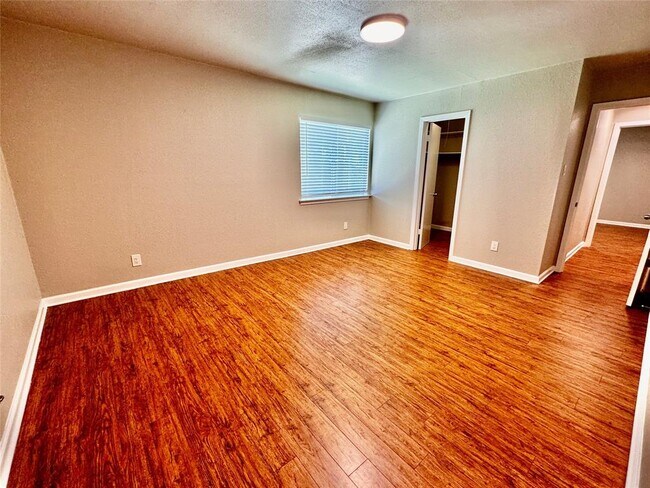 Foto del edificio - 9308 Independence Loop