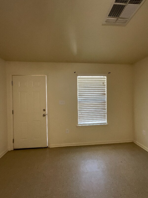 Foto del edificio - 1208 Savage Forks Rd