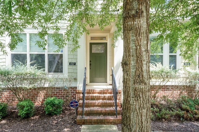 Foto del edificio - GORGEOUS Well maintained Two Bedroom Townhome!