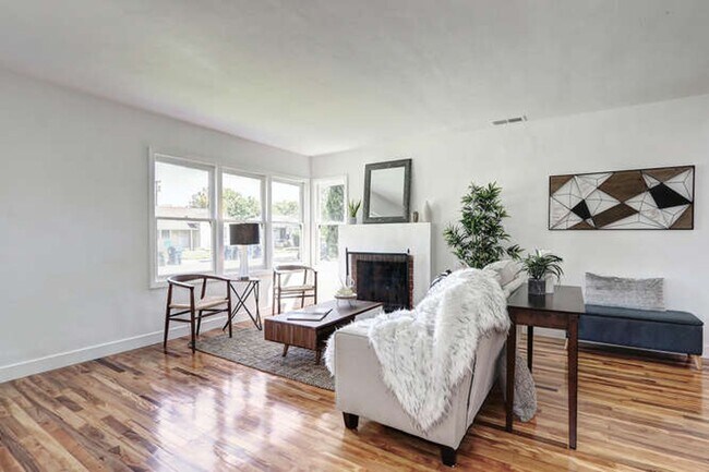 Foto del edificio - Resident Benefit Package Property