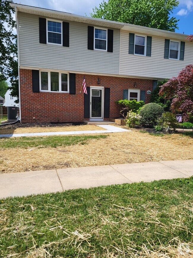Building Photo - 408 Laburnum Rd