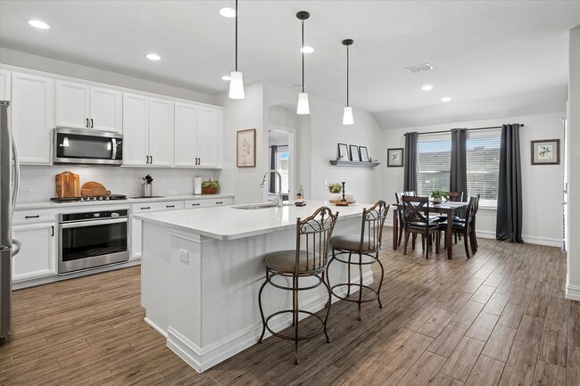Building Photo - Immaculate 3 Bed, 2 Bath