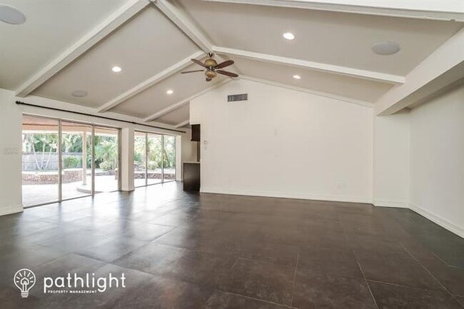 Building Photo - 5231 Greenbriar Dr, Fort Myers, FL, 33919