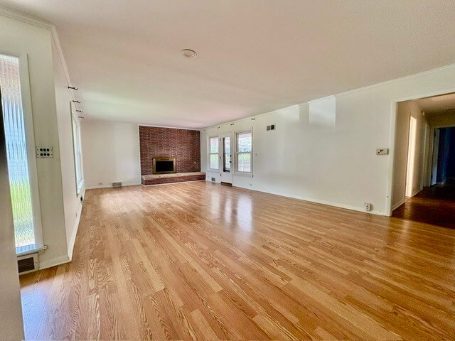 Foto del edificio - 531 Pinecrest Ln