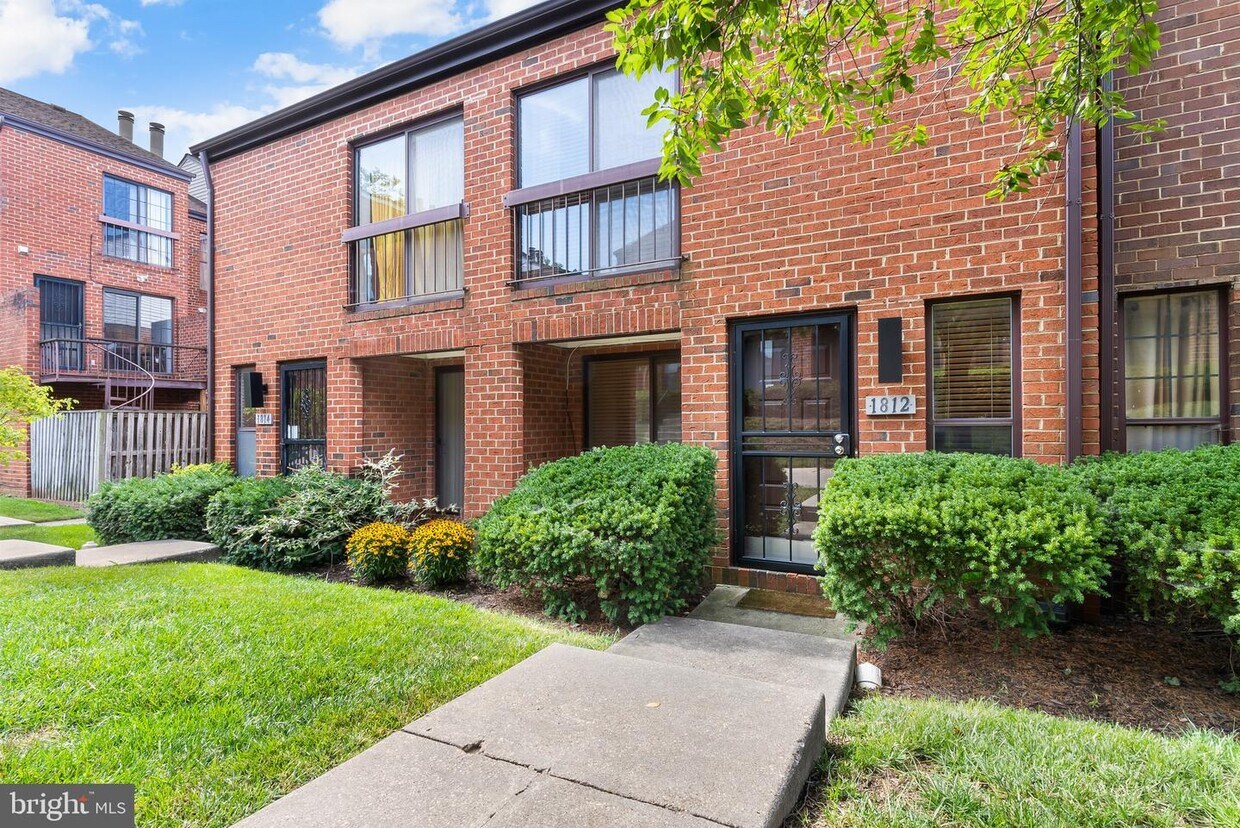 Foto principal - 1812 Bryant St NE