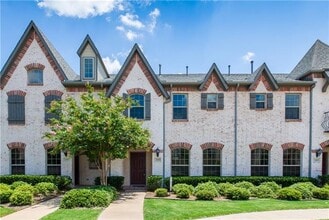 Building Photo - 1805 Desoto Dr