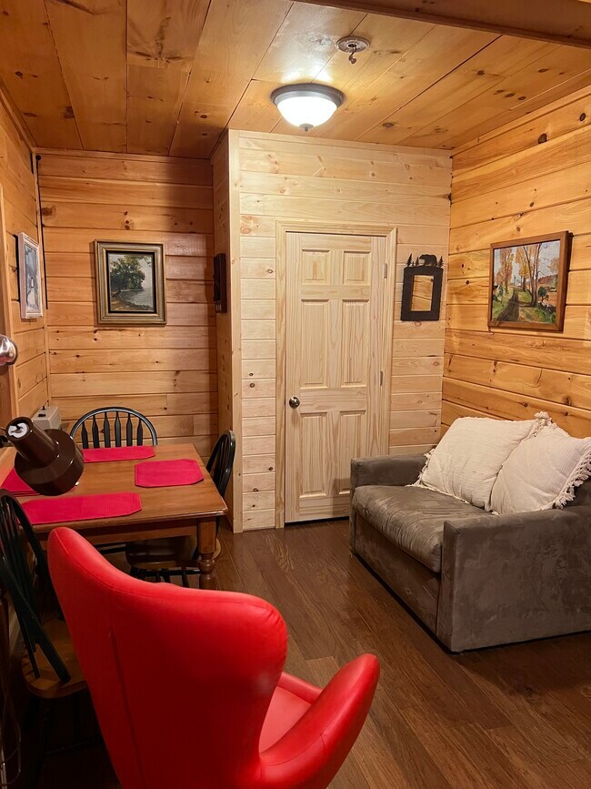middle room - 37 Belle Hunt Rd