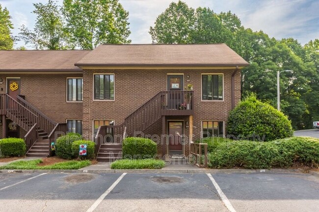 Building Photo - 216 Ridge Forest Ct