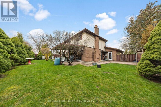 Building Photo - 754 Eyer Dr