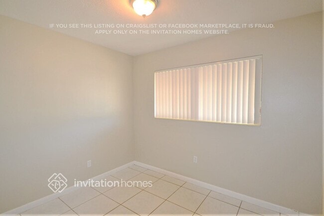 Foto del edificio - 6816 SW 12th St