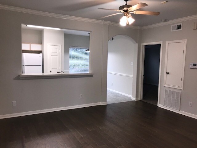Building Photo - 6289 Wilcrest Dr