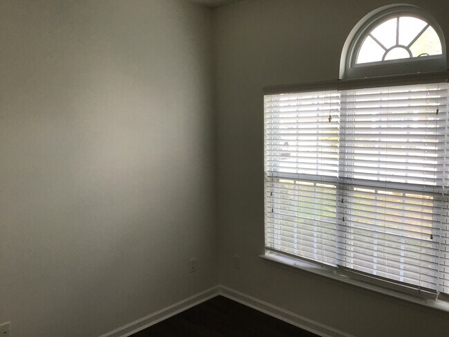 Building Photo - 2229 Sonoma Valley Drive