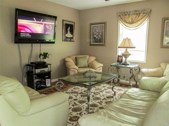 Building Photo - 56 Waverly Ave