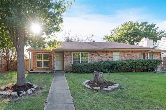 Foto principal - 2445 Red River St