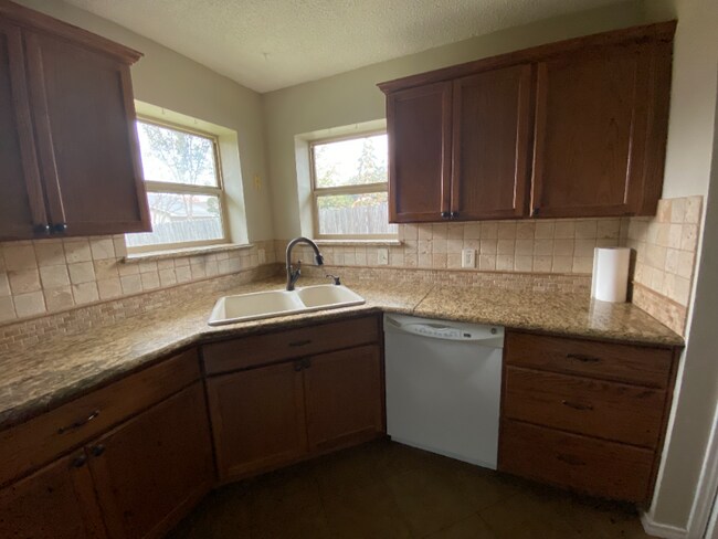 Foto del edificio - 1925 Willow Vale Dr