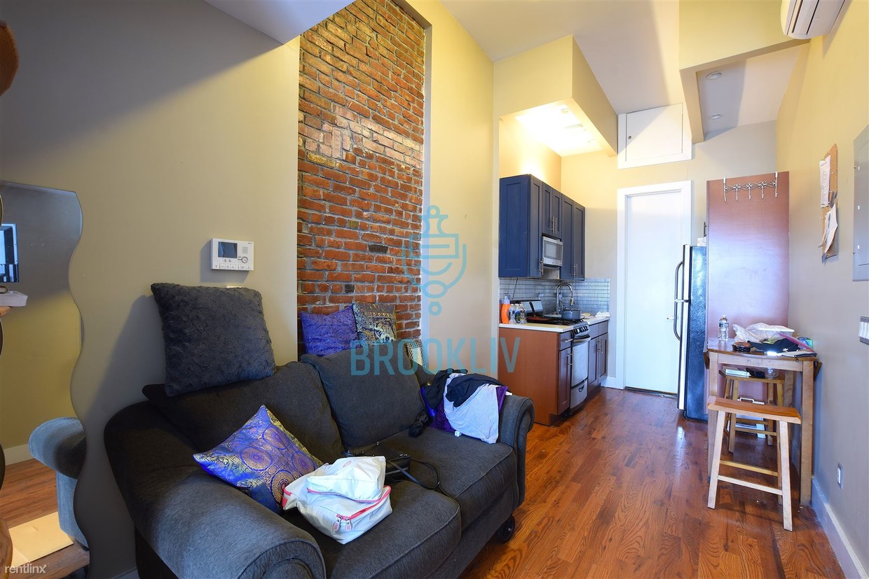 Primary Photo - Studio, 1 bath Apartment - 215 Marion St 3A