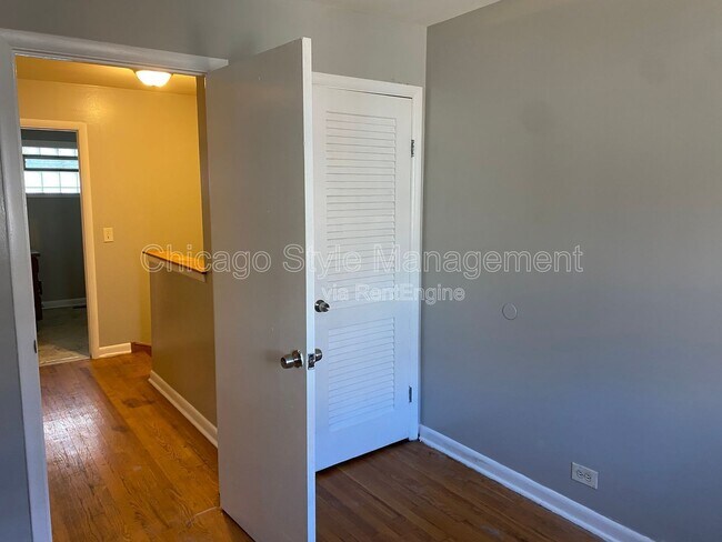 Foto del edificio - 9040 S Dauphin Ave