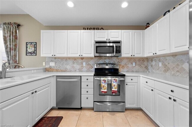 Building Photo - 6815 Ascot Dr