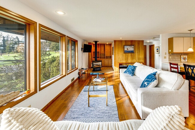 Building Photo - 902 Paiute Pl