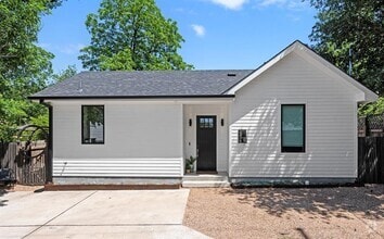 Building Photo - 2216 Lindell Ave