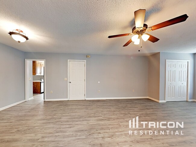Building Photo - 1 Tomafield Ct
