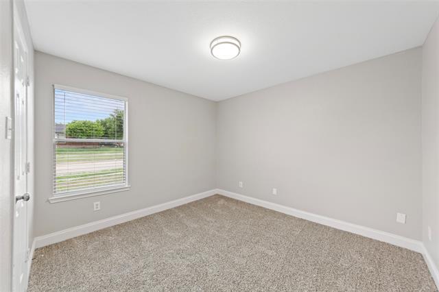 Building Photo - 2101 Wildwood Dr