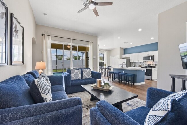 Foto del edificio - 8022 King Palm Cir