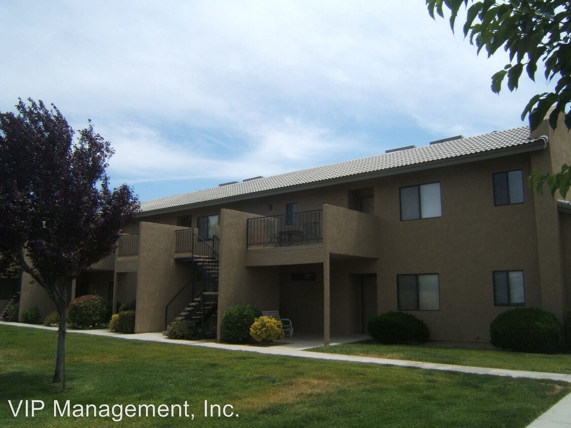 17842 Quantico Ln, Apple Valley, CA 92307 Room for Rent in Apple