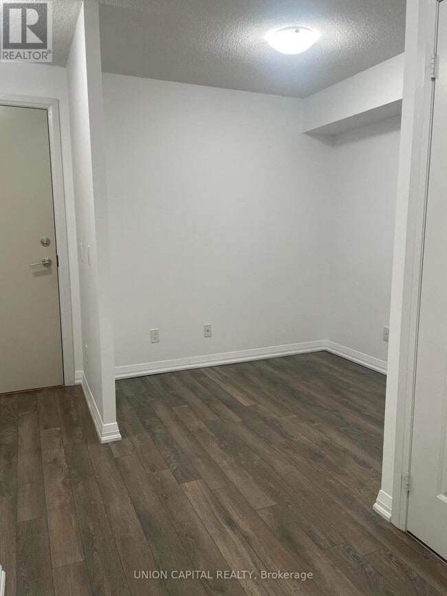 Building Photo - 30 Meadowglen Pl