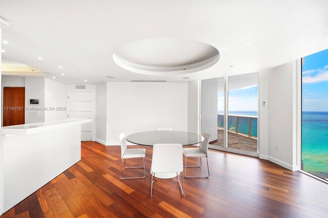 Foto del edificio - 4779 Collins Ave