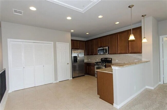 Building Photo - 3101 Davis Ln