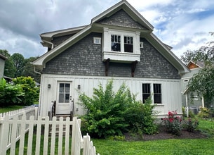 Building Photo - 106 4th St
