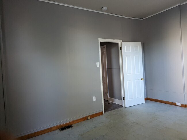 Building Photo - 1420 Princess Ave