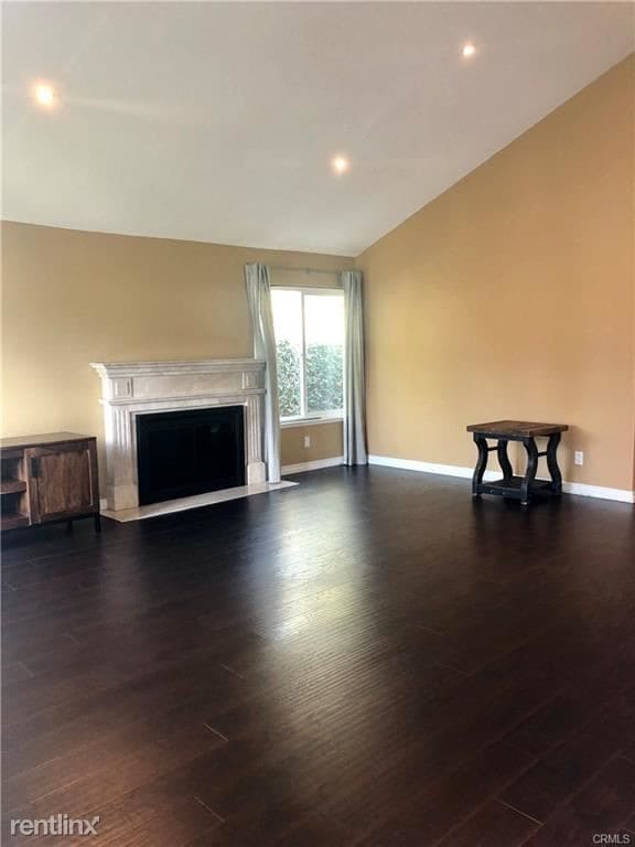Foto del edificio - 3 br, 2 bath House - 958 Carnation Ave