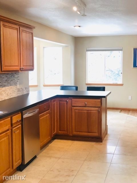 Building Photo - 2 E Happy Canyon Rd